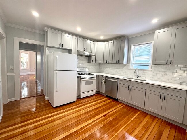 Building Photo - 19-21-21 Dearborn Ave Unit 2