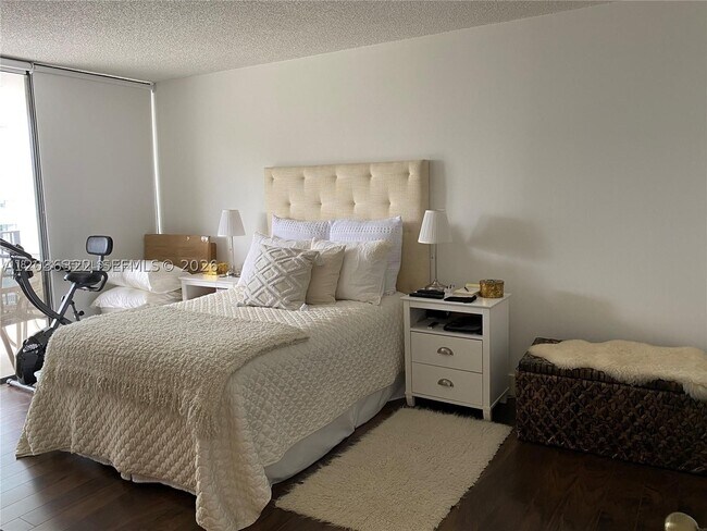 Building Photo - 1865 Brickell Ave Unit A502