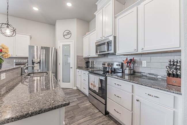 Photo - 810 Earp Dr