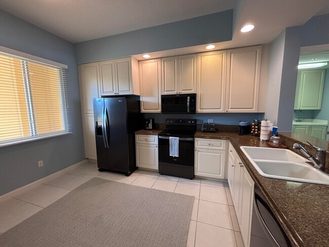 Photo - 14 Harbour Isle Dr W Unit 202