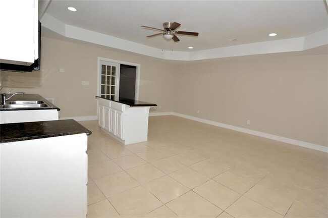 Photo - 618 Tradwell Pl NE