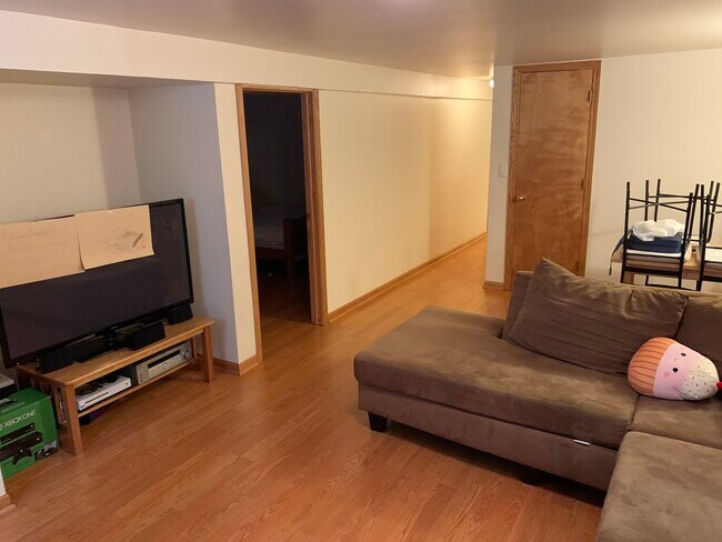 Photo - 5830 N Rockwell St Unit G