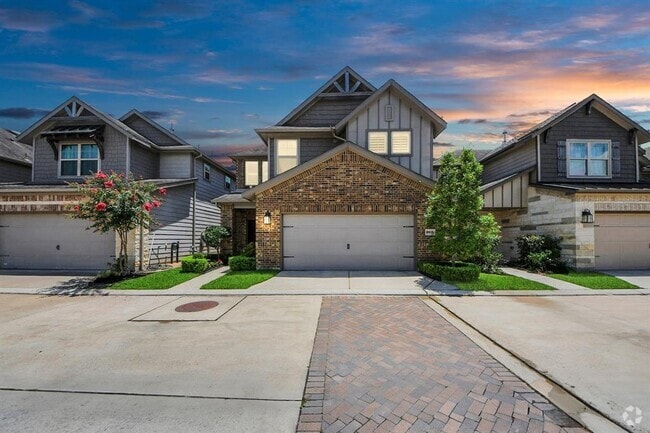 Building Photo - 8919 RoseWood Grove Ln Rental