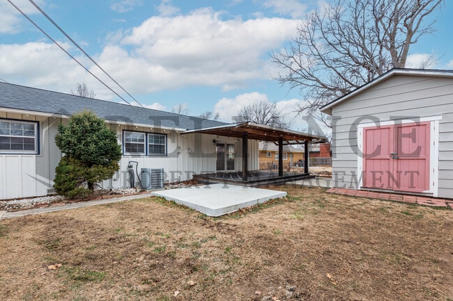 Photo - 2210 W Columbine Ln