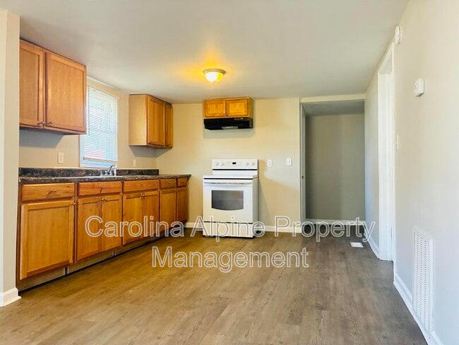 Photo - 904 Lincoln St