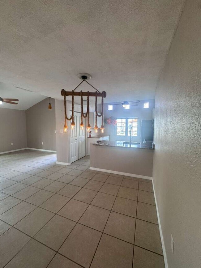 Photo - 3421 Winkler Ave Unit 402