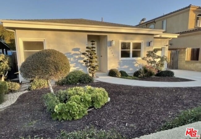 Building Photo - 12706 Bonaparte Ave