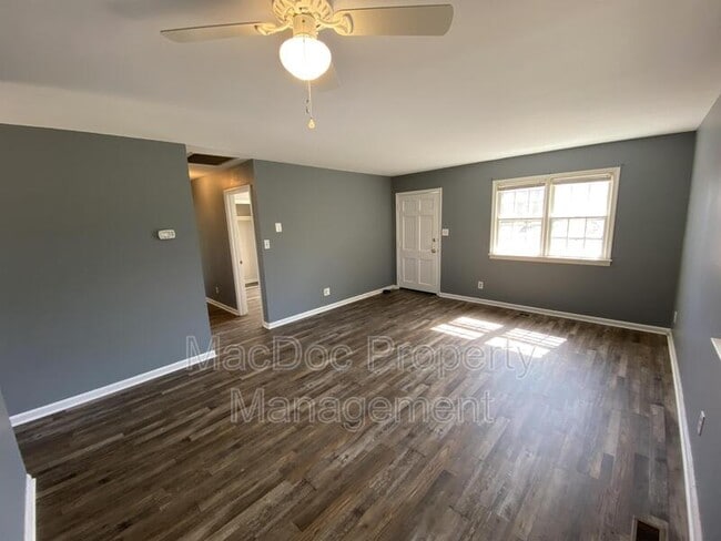 Photo - 155 Longstreet Ave