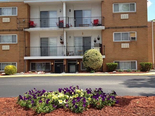 Greenway Village Apartments For Rent in West Berlin, NJ