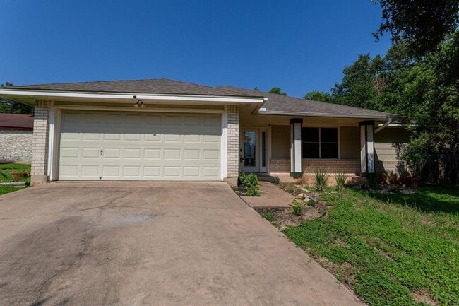 Photo - Cozy 3/BR 2/BA Home with Fireplace, Washer & Dryer Included