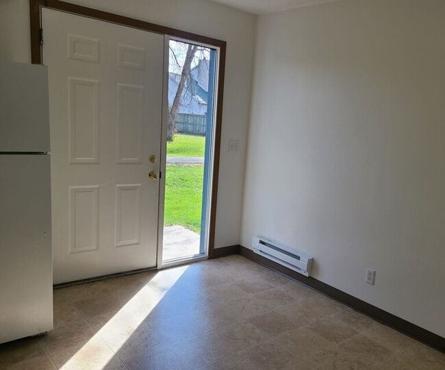 Photo - 206 Harrison Ct