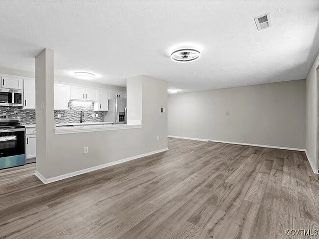 Photo - 7604 Roscommon Ct