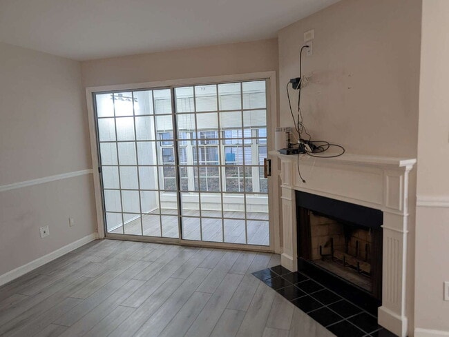 Photo - Bright Condo Living in a Convenient Fairfax Location Unit 202