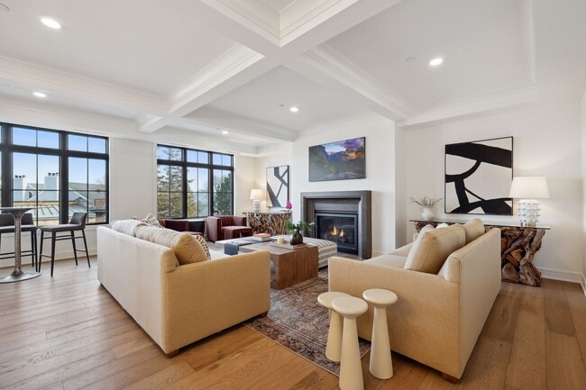 Welcome to Lake House #3 in the heart of Excelsior - 511 2nd St Condo Unit 3