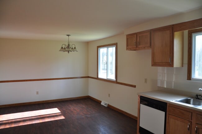 Photo - 6077 New Taylor Rd
