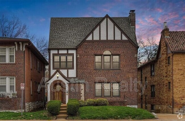 Building Photo - 404 S Hanley Rd Unit 2S Rental