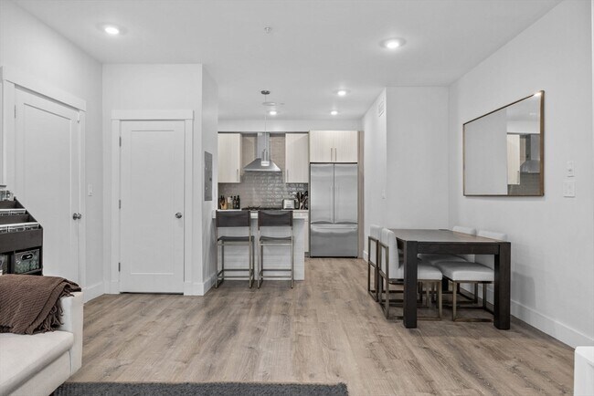 Photo - 176 Humboldt Ave Unit 2