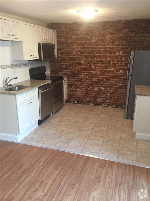 Building Photo - 3 Elm St Unit #3 Rental