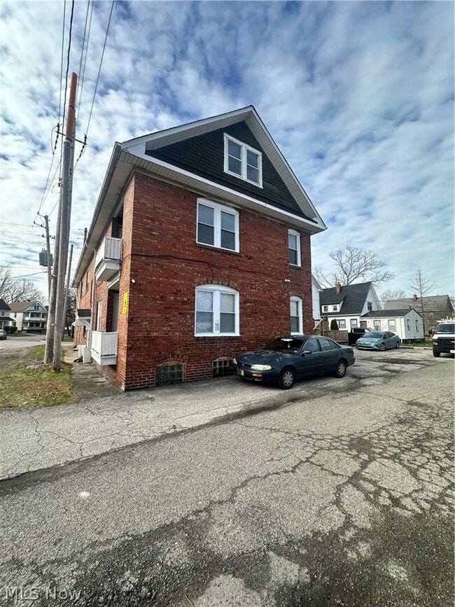 Photo - 837 Wayside Rd Unit 2