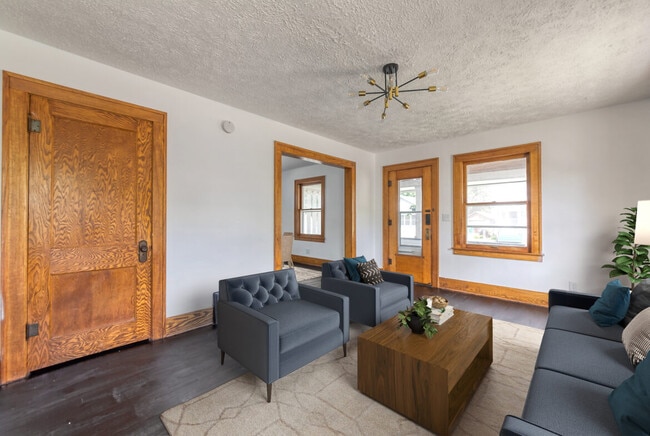 Photo - 2420 Maplewood Ave