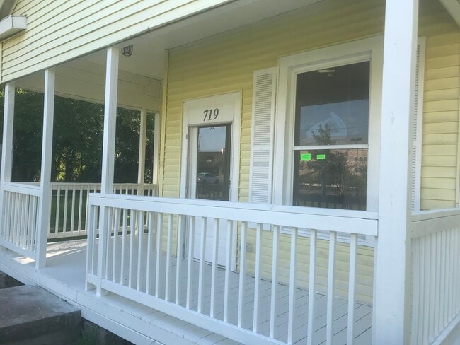 Photo - 719 N Madison St