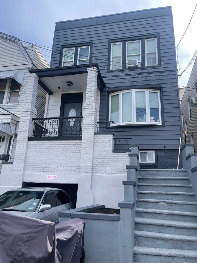 Building Photo - 162 Nelson Ave Unit 1