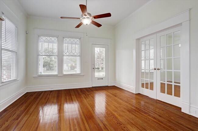 Photo - 1847 Cortlandt St