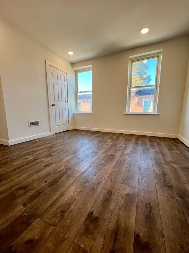 Photo - 1543 S LeCount St