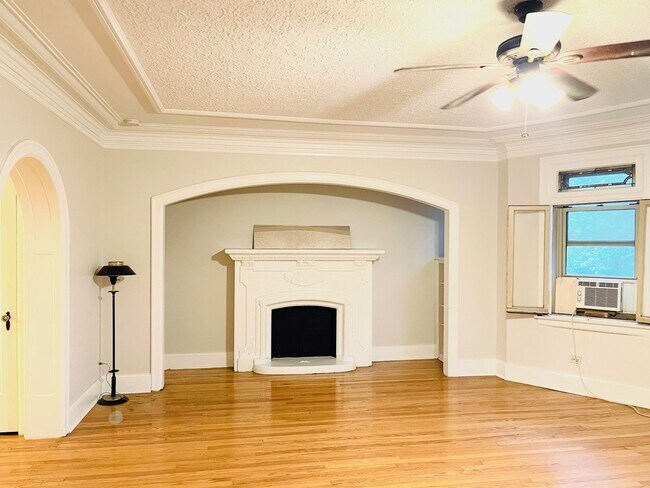 Photo - 1527 W Pratt Blvd