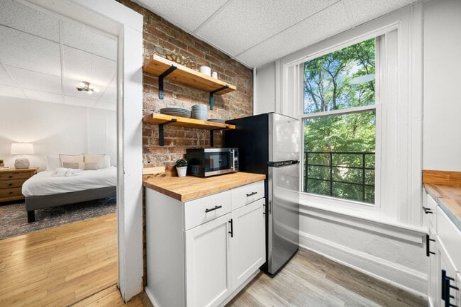 Photo - 242 Mccormick Pl Unit ID1056122P