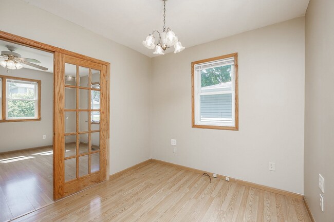 Photo - 804 N Van Buren St