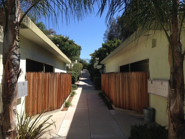 Laurelwood Apartments