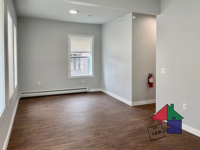Building Photo - 33 Granite St Unit 2
