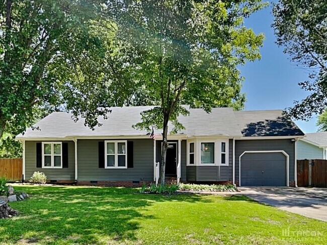Photo - 3336 Castlegate Dr House
