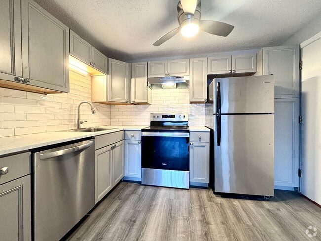 Building Photo - Newton Family-Friendly modern 2-bed with h... Rental