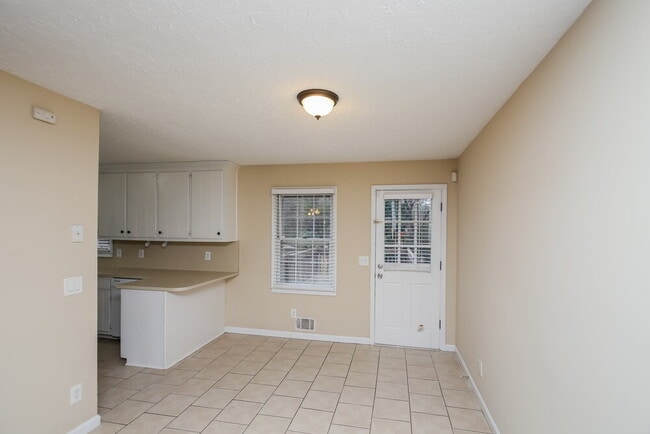 Photo - 2739 Old Mill Pl