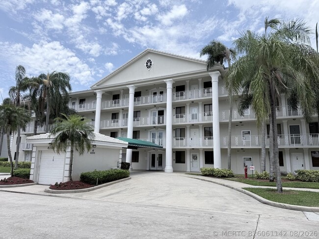 Building Photo - 6025 Balboa Cir Unit 306