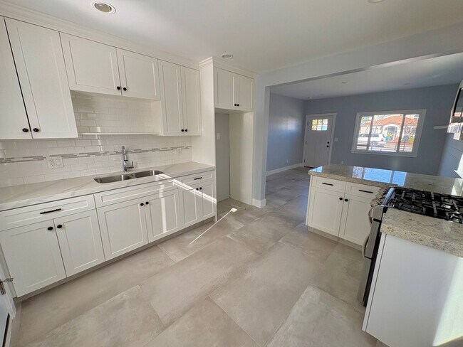 Photo - Bright and fresh Lawndale front house