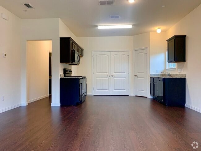 Building Photo - 1412 Lakecrest Ln Rental