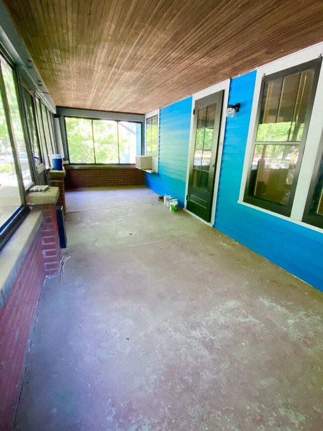 Photo - 3 Bedroom 1 Bath Spacious House