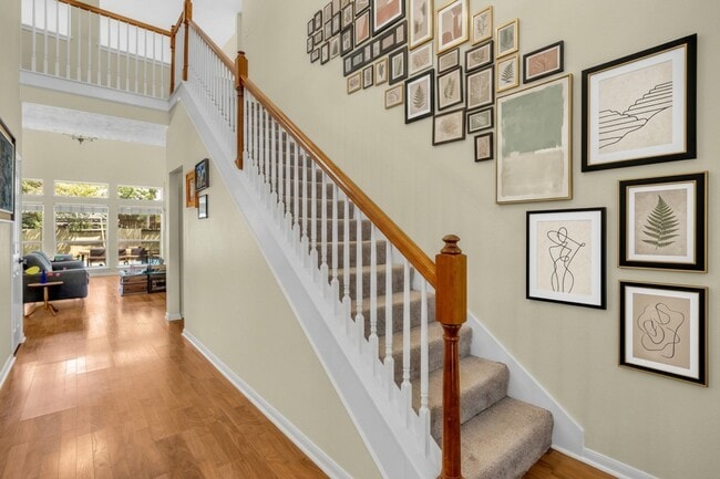 Photo - 119 N Westwinds Cir