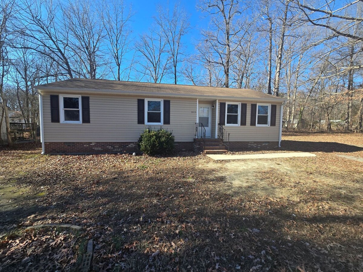 3 bedroom house in Prince George County - 3 bedroom house in Prince George County