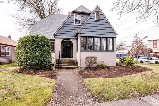 Building Photo - 1908 Hilyard St Rental