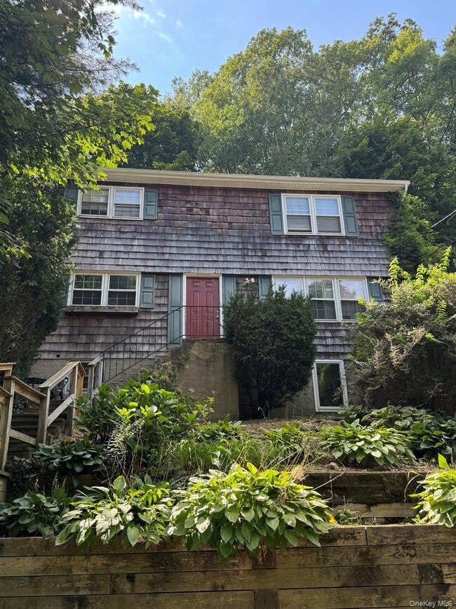 Building Photo - 135 Waterside Ave