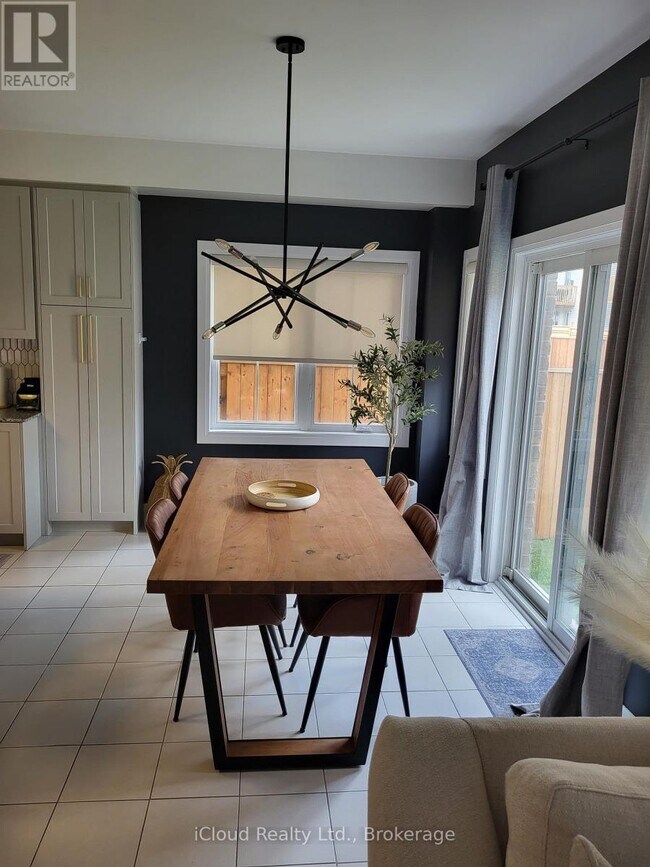 Photo - 140 Courtney St