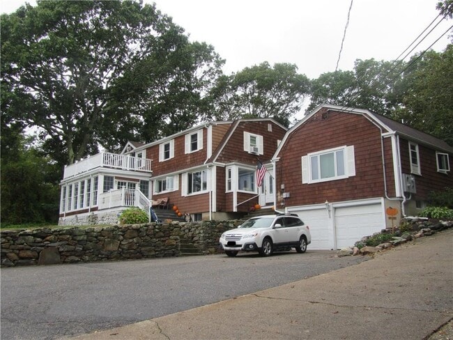 Building Photo - 5443 Post Rd Unit B Rental