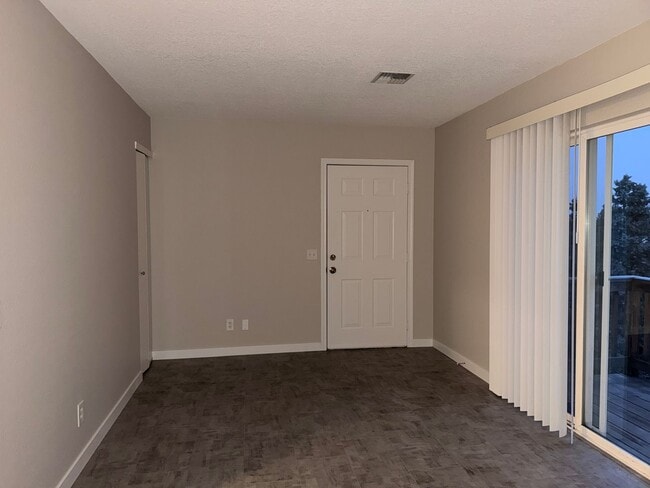 Photo - 1073 NE Hidden Valley Dr