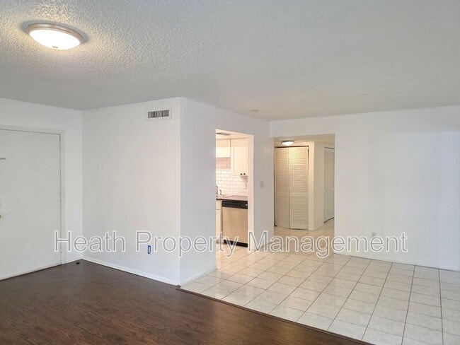 Building Photo - 605 N Keene Rd Unit 605 C