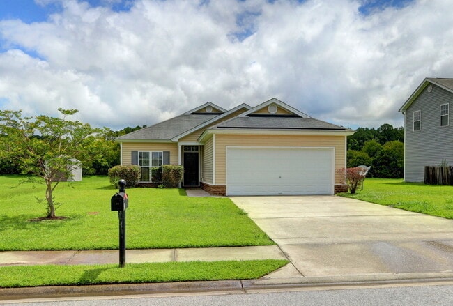 Building Photo - 3 Bedroom 2 Bathroom Live Oak - Richmond Hill