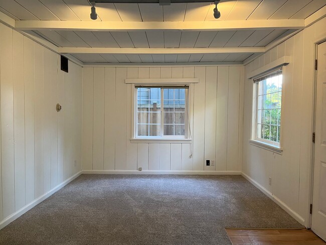 2727-B NE 92nd Street